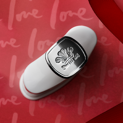 Aventus Cologne packaging